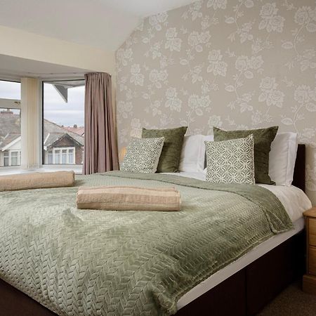 Arnside - Spacious 10-Bedroom Seaside Cottage Blackpool Zewnętrze zdjęcie