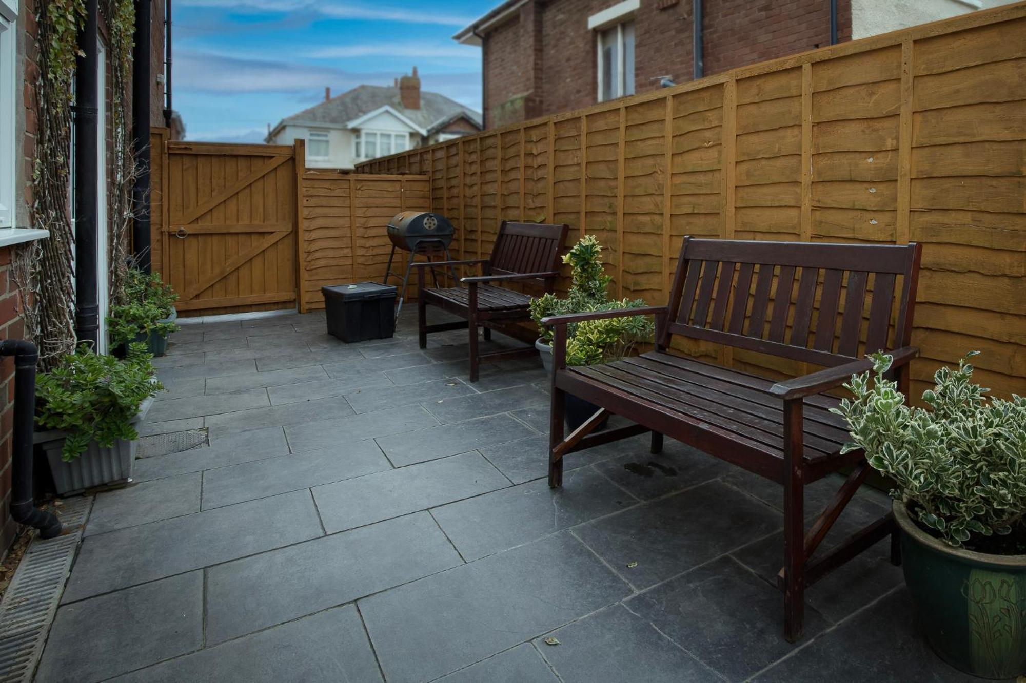 Arnside - Spacious 10-Bedroom Seaside Cottage Blackpool Zewnętrze zdjęcie