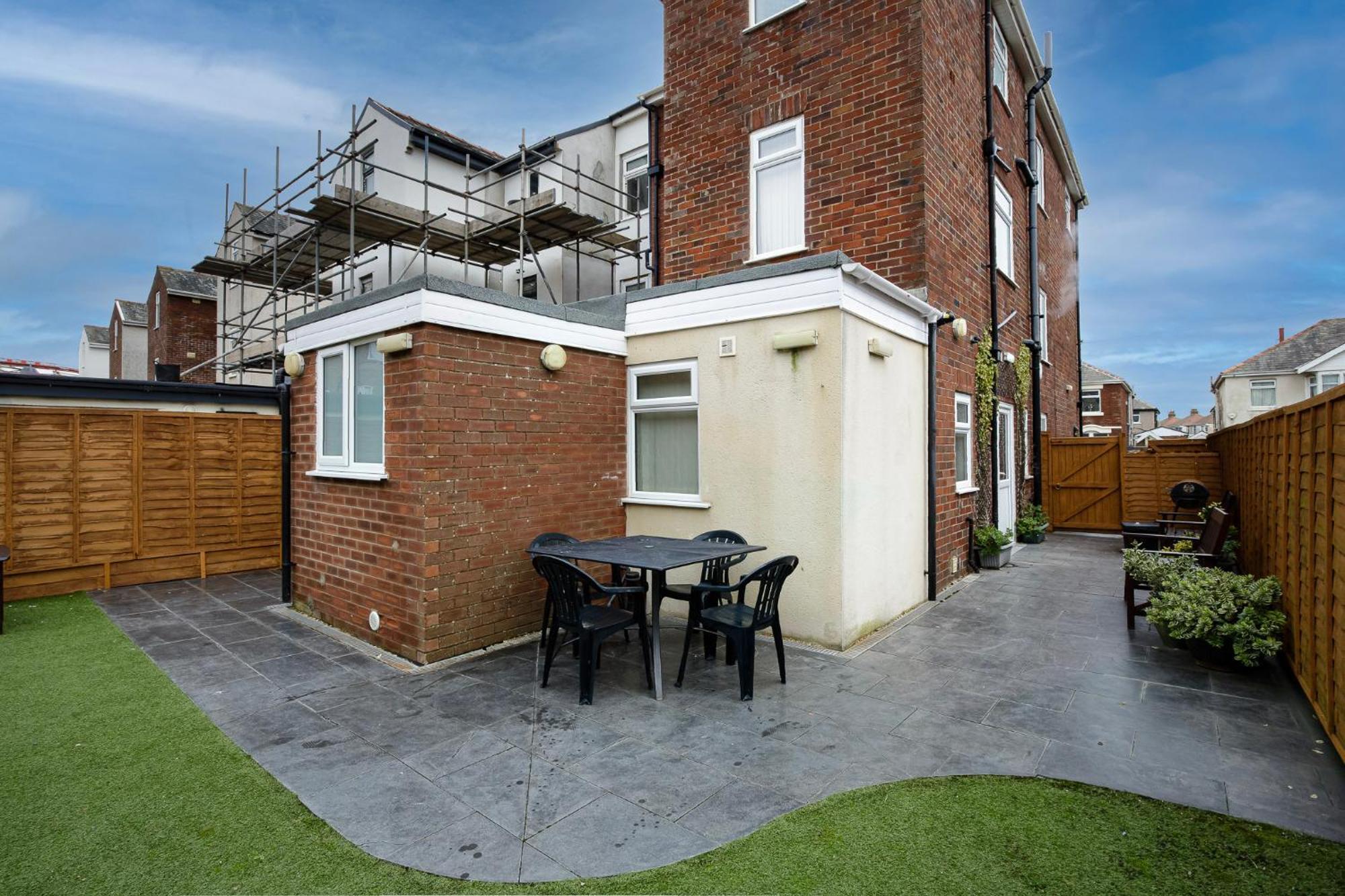 Arnside - Spacious 10-Bedroom Seaside Cottage Blackpool Zewnętrze zdjęcie
